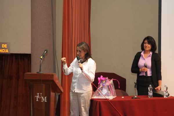 Mtra. Cristina Pineda en la UTM