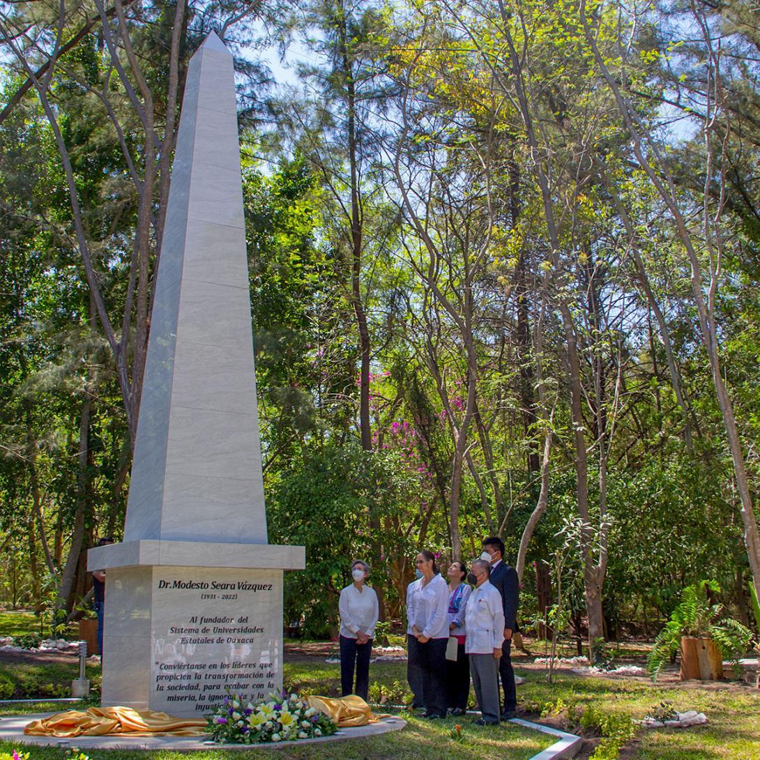 Homenaje en memoria del Dr. Modesto Seara